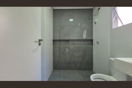 Casa à venda com 140m², 3 quartos e 2 vagasBanheiro da suíte 3