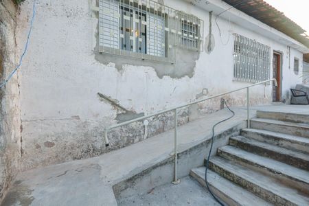 Casa à venda com 500m², 2 quartos e 3 vagas Casa à venda com 500m², 2 quartos e 3 vagasQuintal