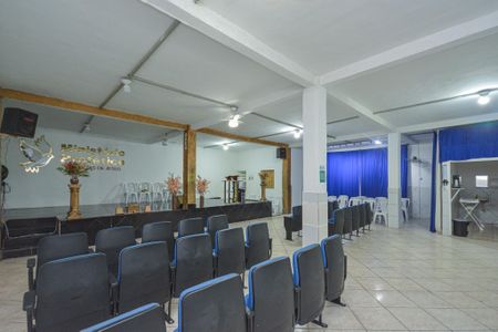 Casa à venda com 500m², 2 quartos e 3 vagas Casa à venda com 500m², 2 quartos e 3 vagasSalão