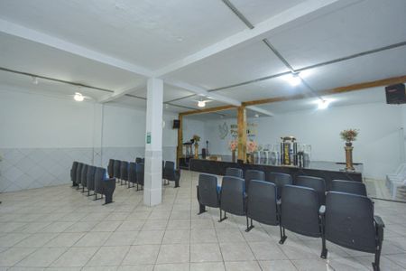 Casa à venda com 500m², 2 quartos e 3 vagas Casa à venda com 500m², 2 quartos e 3 vagasSalão