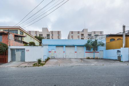 Casa à venda com 500m², 2 quartos e 3 vagas Casa à venda com 500m², 2 quartos e 3 vagasFachada