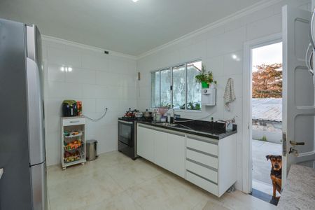 Casa à venda com 500m², 2 quartos e 3 vagas Casa à venda com 500m², 2 quartos e 3 vagasCozinha