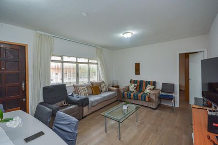 Casa à venda com 500m², 2 quartos e 3 vagas Casa à venda com 500m², 2 quartos e 3 vagasSala