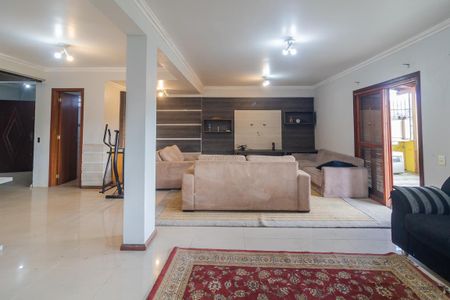 Casa à venda com 870m², 3 quartos e 6 vagas Casa à venda com 870m², 3 quartos e 6 vagasSala