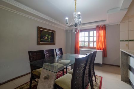 Casa à venda com 870m², 3 quartos e 6 vagas Casa à venda com 870m², 3 quartos e 6 vagasSala de Jantar