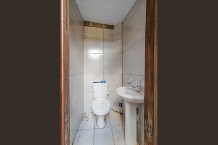 Casa à venda com 870m², 3 quartos e 6 vagas Casa à venda com 870m², 3 quartos e 6 vagasLavabo