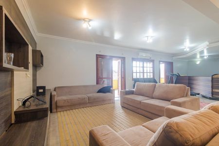 Casa à venda com 870m², 3 quartos e 6 vagas Casa à venda com 870m², 3 quartos e 6 vagasSala