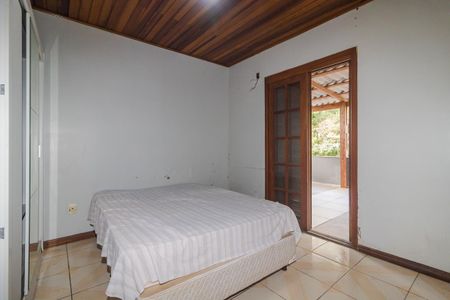 Casa à venda com 870m², 3 quartos e 6 vagas Casa à venda com 870m², 3 quartos e 6 vagasQuarto 1