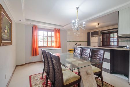 Casa à venda com 870m², 3 quartos e 6 vagas Casa à venda com 870m², 3 quartos e 6 vagasSala de Jantar