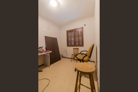 Casa à venda com 870m², 3 quartos e 6 vagas Casa à venda com 870m², 3 quartos e 6 vagasTerraço