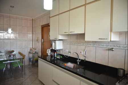 Apartamento à venda com 150m², 3 quartos e 2 vagasCozinha