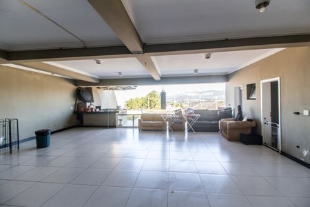 Casa de condomínio à venda com 695m², 5 quartos e 6 vagasÁrea comum - Salão de festas