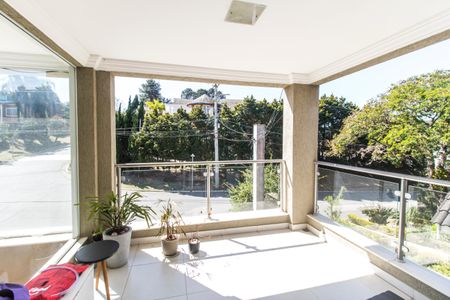 Casa de condomínio à venda com 695m², 5 quartos e 6 vagasVaranda