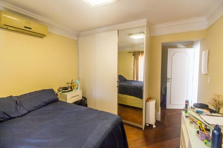 Casa de condomínio à venda com 695m², 5 quartos e 6 vagasSuíte 2