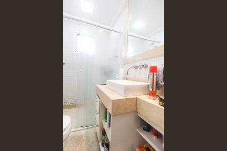 Casa de condomínio à venda com 695m², 5 quartos e 6 vagasBanheiro da Suíte