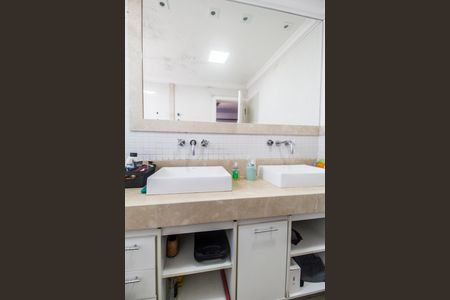 Casa de condomínio à venda com 695m², 5 quartos e 6 vagasBanheiro da Suíte 3