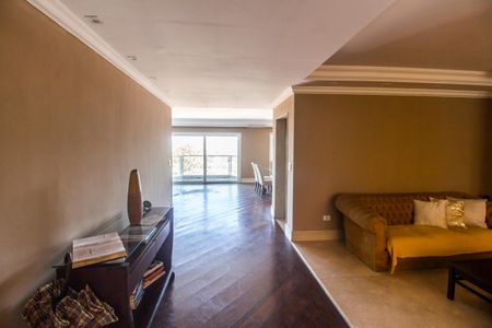 Casa de condomínio à venda com 695m², 5 quartos e 6 vagasSala