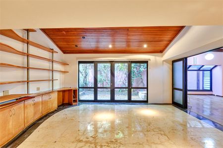 Casa à venda com 3 quartos, 231m² em Brooklin, São Paulo