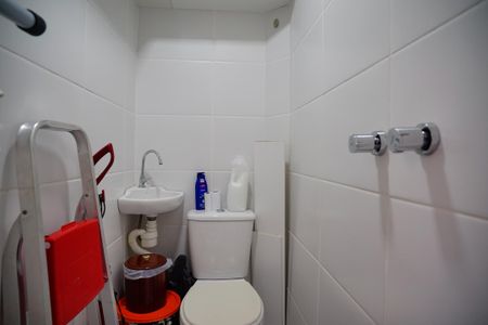 Apartamento à venda com 230m², 4 quartos e 4 vagas Apartamento à venda com 230m², 4 quartos e 4 vagasBanheiro de serviço