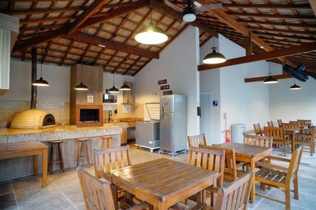 Apartamento à venda com 230m², 4 quartos e 4 vagas Apartamento à venda com 230m², 4 quartos e 4 vagasÁrea comum - Churrasqueira