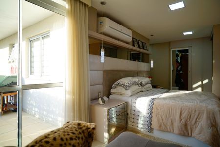 Apartamento à venda com 230m², 4 quartos e 4 vagas Apartamento à venda com 230m², 4 quartos e 4 vagasSuíte 1