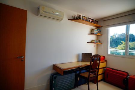 Apartamento à venda com 230m², 4 quartos e 4 vagas Apartamento à venda com 230m², 4 quartos e 4 vagasQuarto 1