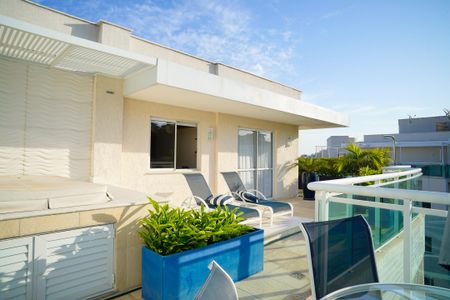 Apartamento à venda com 230m², 4 quartos e 4 vagas Apartamento à venda com 230m², 4 quartos e 4 vagasVaranda