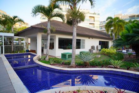 Apartamento à venda com 230m², 4 quartos e 4 vagas Apartamento à venda com 230m², 4 quartos e 4 vagasÁrea comum - Academia