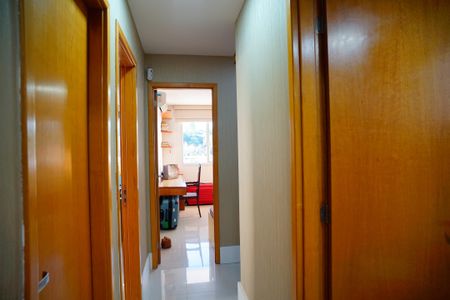 Apartamento à venda com 230m², 4 quartos e 4 vagas Apartamento à venda com 230m², 4 quartos e 4 vagasCorredor