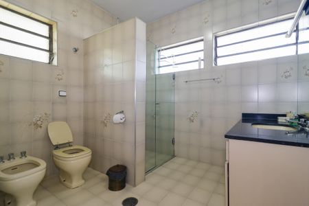 Casa à venda com 350m², 3 quartos e 2 vagasBanheiro