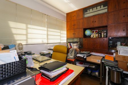 Casa à venda com 350m², 3 quartos e 2 vagasSala