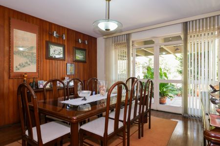 Casa à venda com 350m², 3 quartos e 2 vagasSala