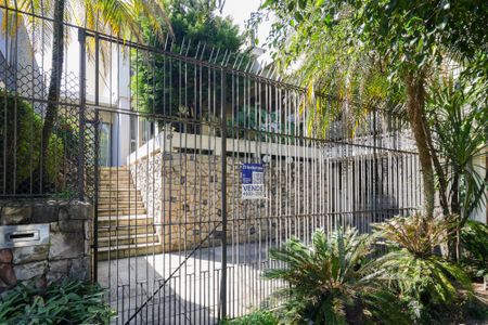 Casa à venda com 350m², 3 quartos e 2 vagasFachada