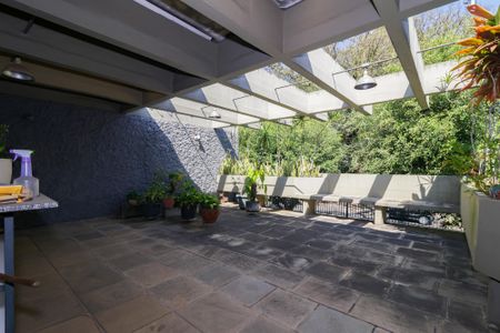 Casa à venda com 350m², 3 quartos e 2 vagasÁrea externa