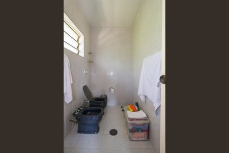 Casa à venda com 350m², 3 quartos e 2 vagasBanheiro da Suíte 