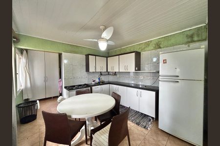 Casa à venda com 100m², 2 quartos e sem vaga Casa à venda com 100m², 2 quartos e sem vagaCozinha