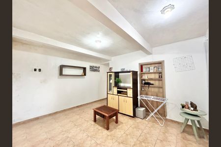 Casa à venda com 100m², 2 quartos e sem vaga Casa à venda com 100m², 2 quartos e sem vagaSala