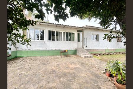 Casa à venda com 100m², 2 quartos e sem vaga Casa à venda com 100m², 2 quartos e sem vagaFachada