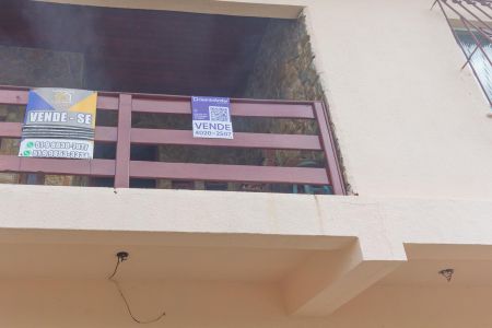 Casa à venda com 289m², 5 quartos e 3 vagasPlaca instalada