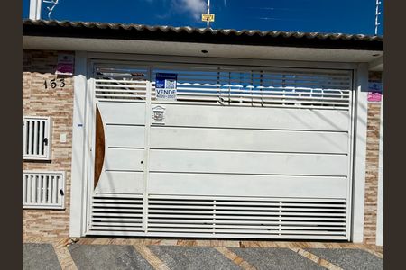 Casa à venda com 96m², 3 quartos e 2 vagasFachada