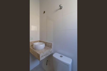 Casa à venda com 96m², 3 quartos e 2 vagasBanheiro da Suíte