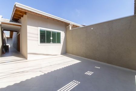 Casa à venda com 96m², 3 quartos e 2 vagasGaragem