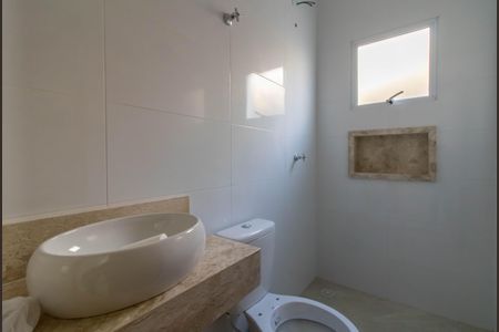 Casa à venda com 96m², 3 quartos e 2 vagasBanheiro