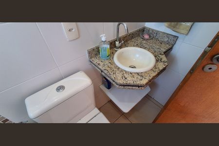 Casa à venda com 198m², 4 quartos e 7 vagasBanheiro de Serviço