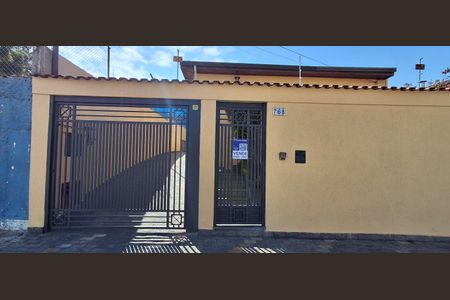 Casa à venda com 198m², 4 quartos e 7 vagasFachada
