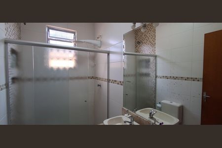 Casa à venda com 198m², 4 quartos e 7 vagasBanheiro Social