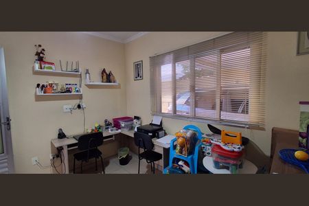 Casa à venda com 198m², 4 quartos e 7 vagasSuíte 2