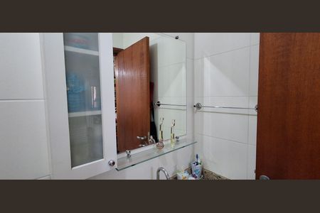 Casa à venda com 198m², 4 quartos e 7 vagasBanheiro Suíte 2