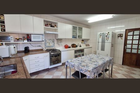 Casa à venda com 198m², 4 quartos e 7 vagasCozinha