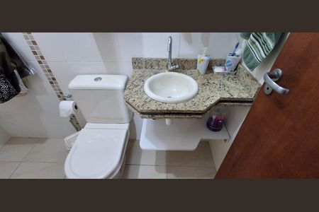 Casa à venda com 198m², 4 quartos e 7 vagasBanheiro Suíte 2